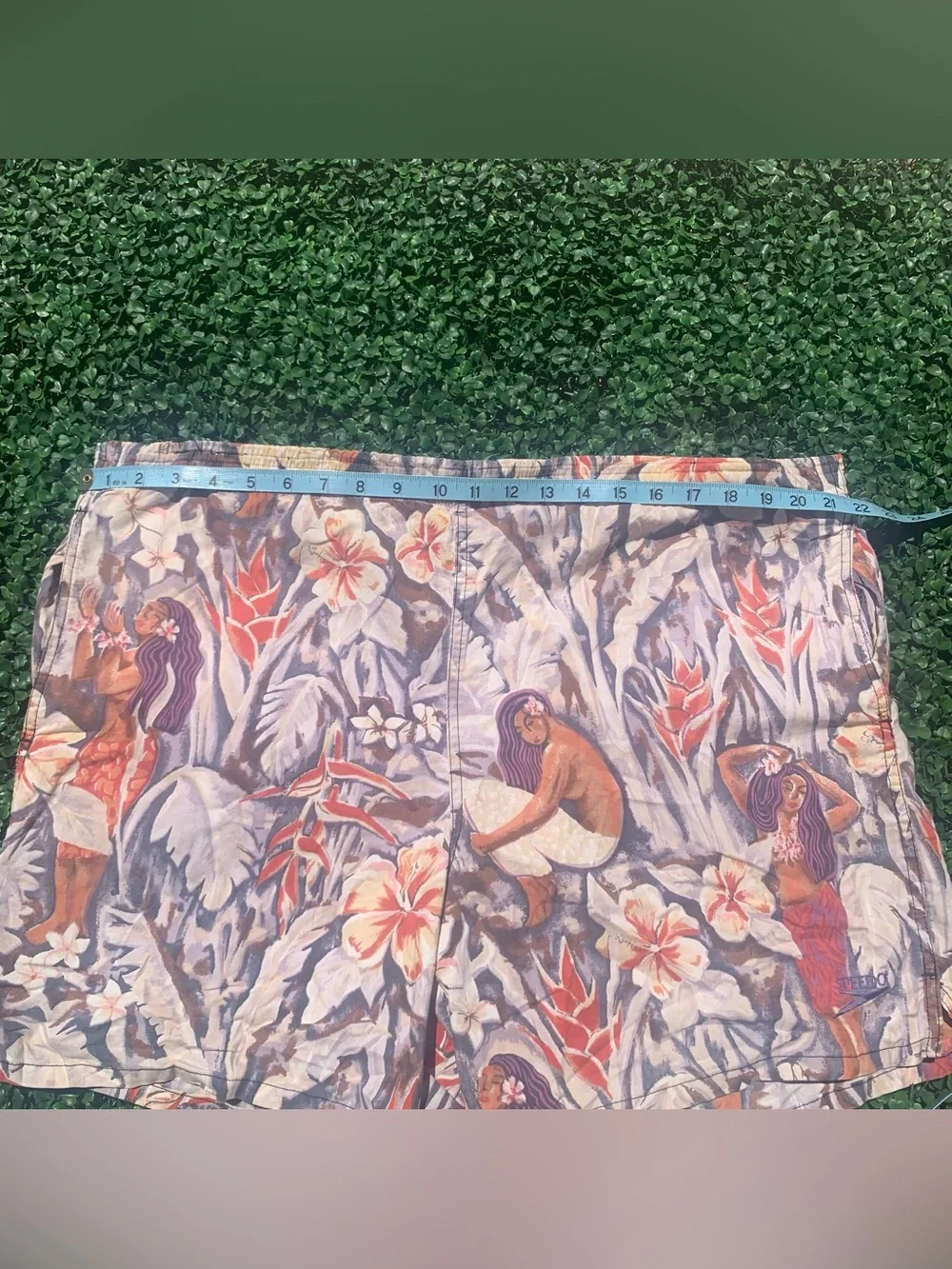 Vintage SPEEDO Hawaiian Polynesian woman tropical floral print swim trunks
